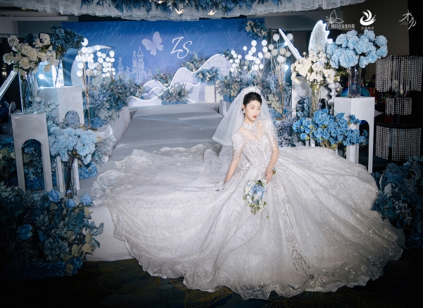 婚禮篇丨藍(lán)色，是深邃的寧?kù)o，是永恒的忠誠(chéng)